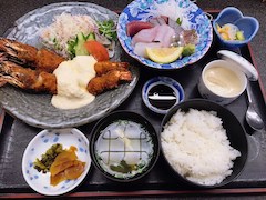 お造り定食とジャンボ有頭エビフライ