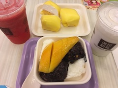 マンゴーパンケーキと黒餅かき氷